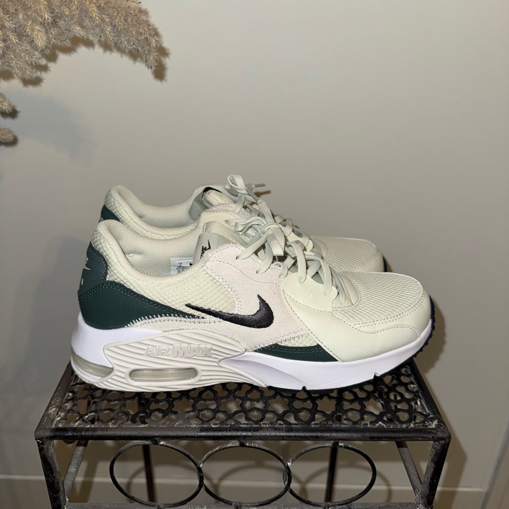 Nike Air Max Cream and Green Sneakers